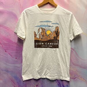 Goodfellow M T-shirt Zion Canyon Utah USA Desert Cactus Mountain Chic Casual